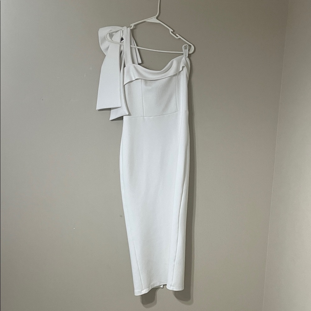 Chic One-Shoulder White Dress